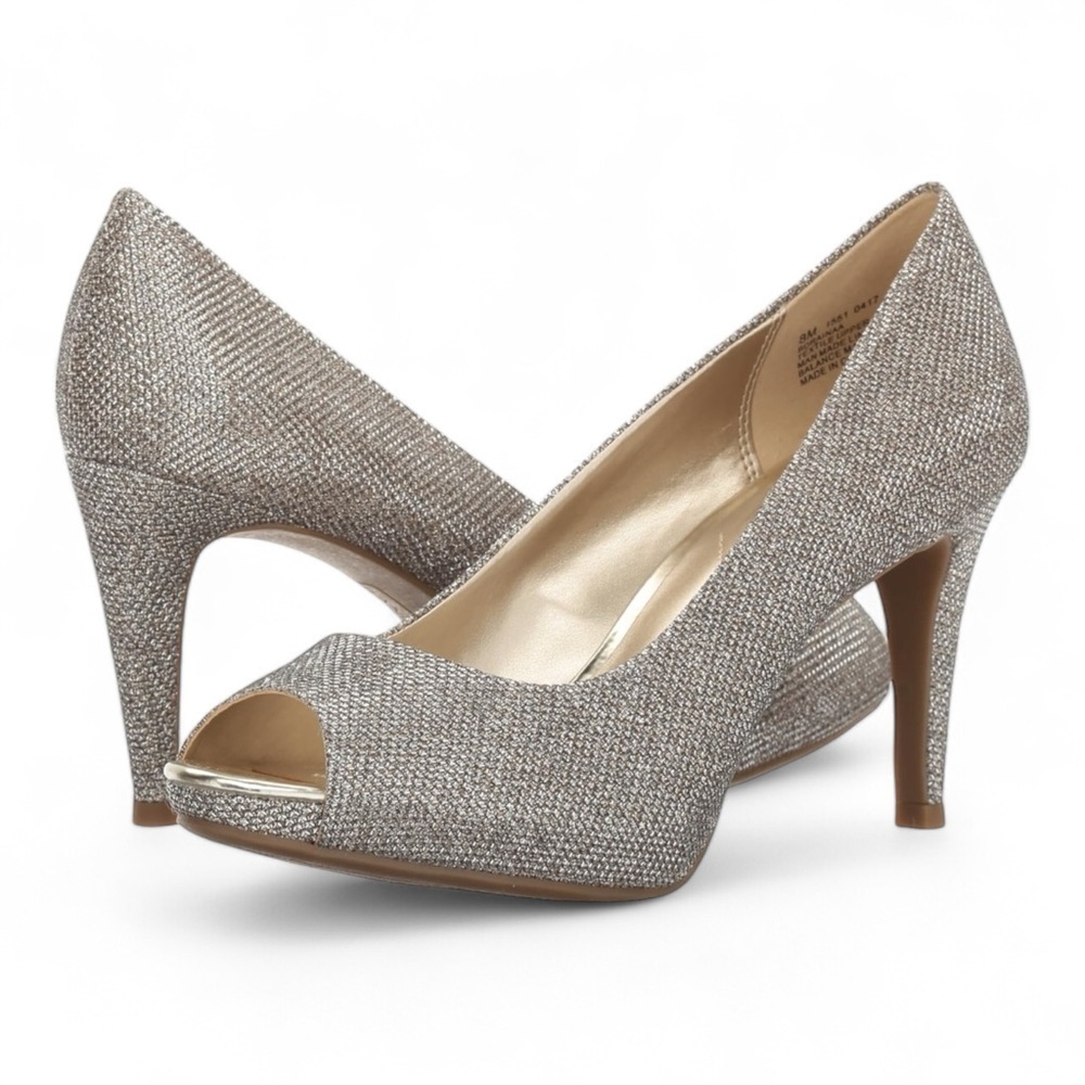 Bandolino Women's Rainaa Pump in Silver Sparkle